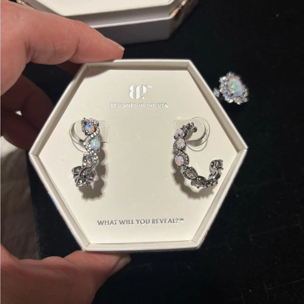 Bomb Party October White Opal Silver Necklace, earring & ring set - Picture 9 of 10